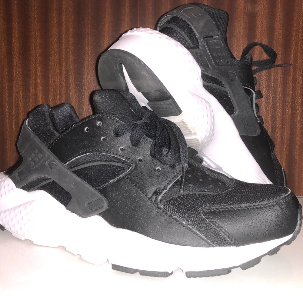 Nike Huaraches 7Y